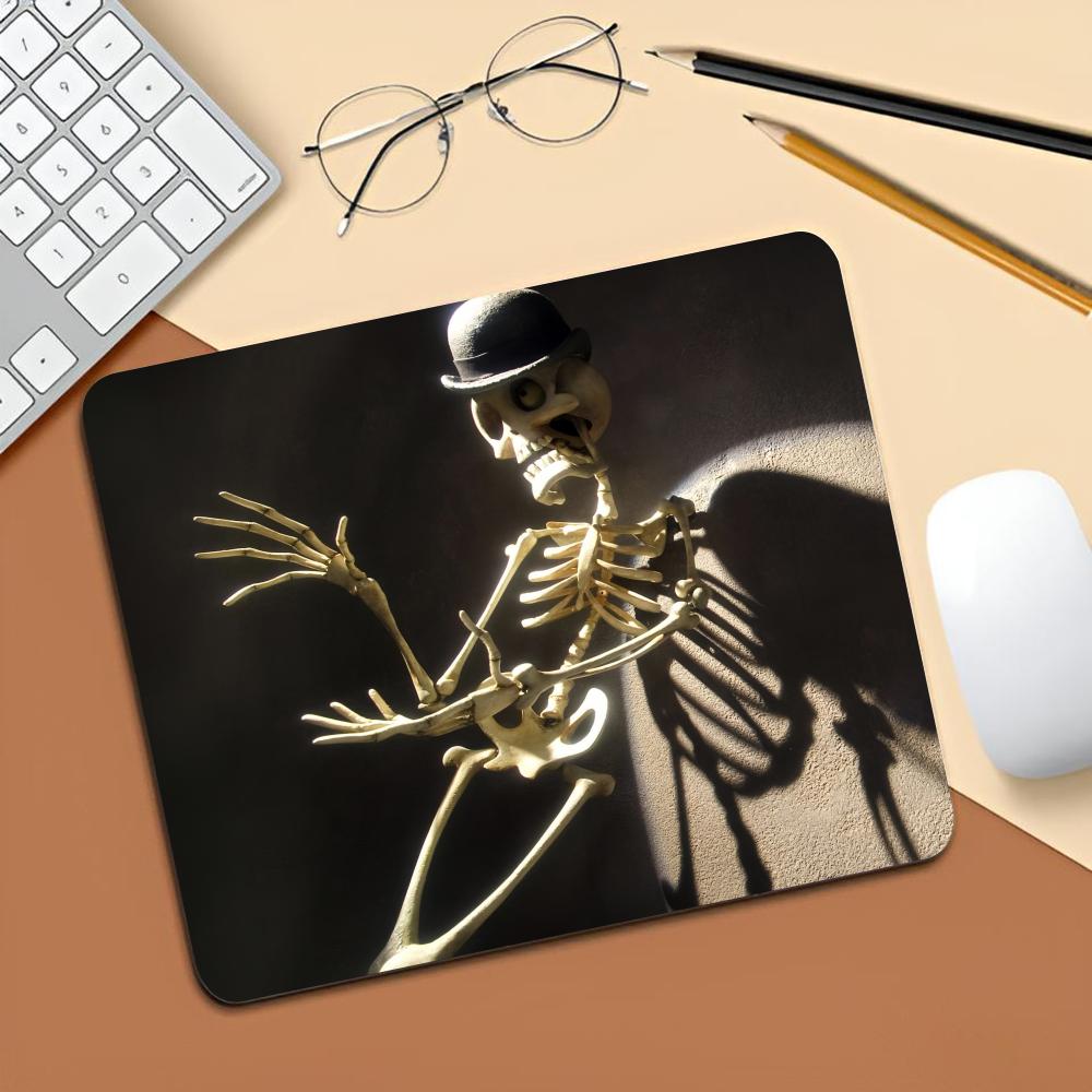 Коврик для мыши C-Corpse B-Bri – обзор и цена Laptop Accessories Protector